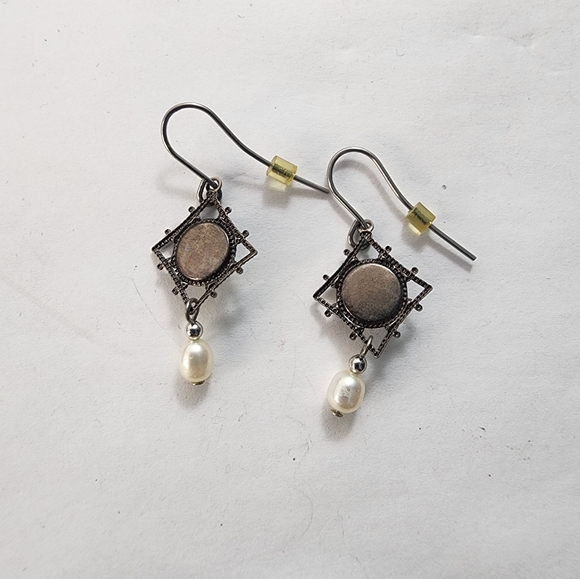 Vintage Faux Pearl Earrings - Picture 2 of 4